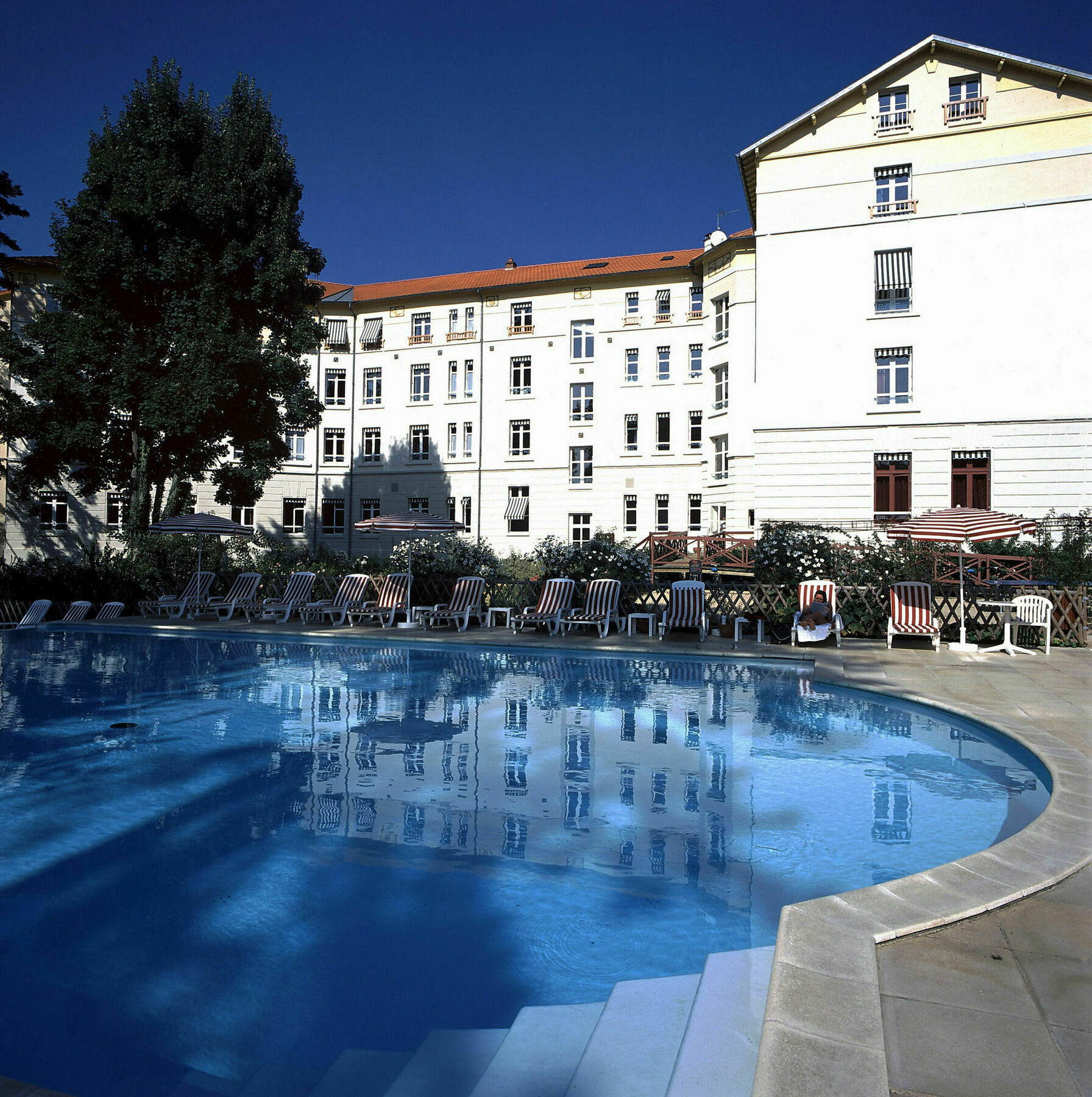 Logis Les Loges Du Parc Hotel La Roche-Posay Exterior photo